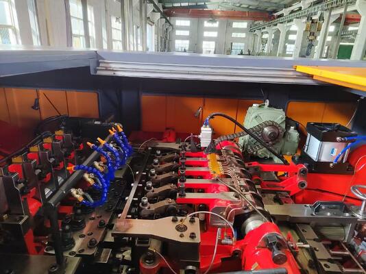 DURA Brand Blind Rivet Cold Heading Machine ad alta precisione 380V Rivet Making Machine per acciaio inossidabile tipo 5-die 5-blow
